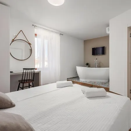 By Interhome
