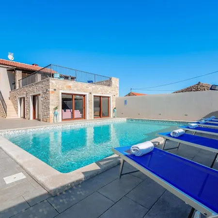 Nyaraló By Interhome Valtura